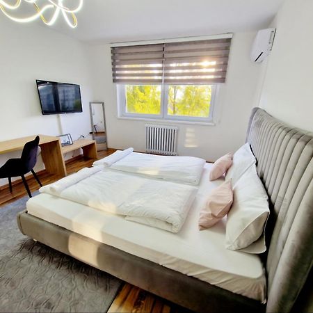 Infinity Apartment & Free Wifi & Free Parking Сараево Экстерьер фото