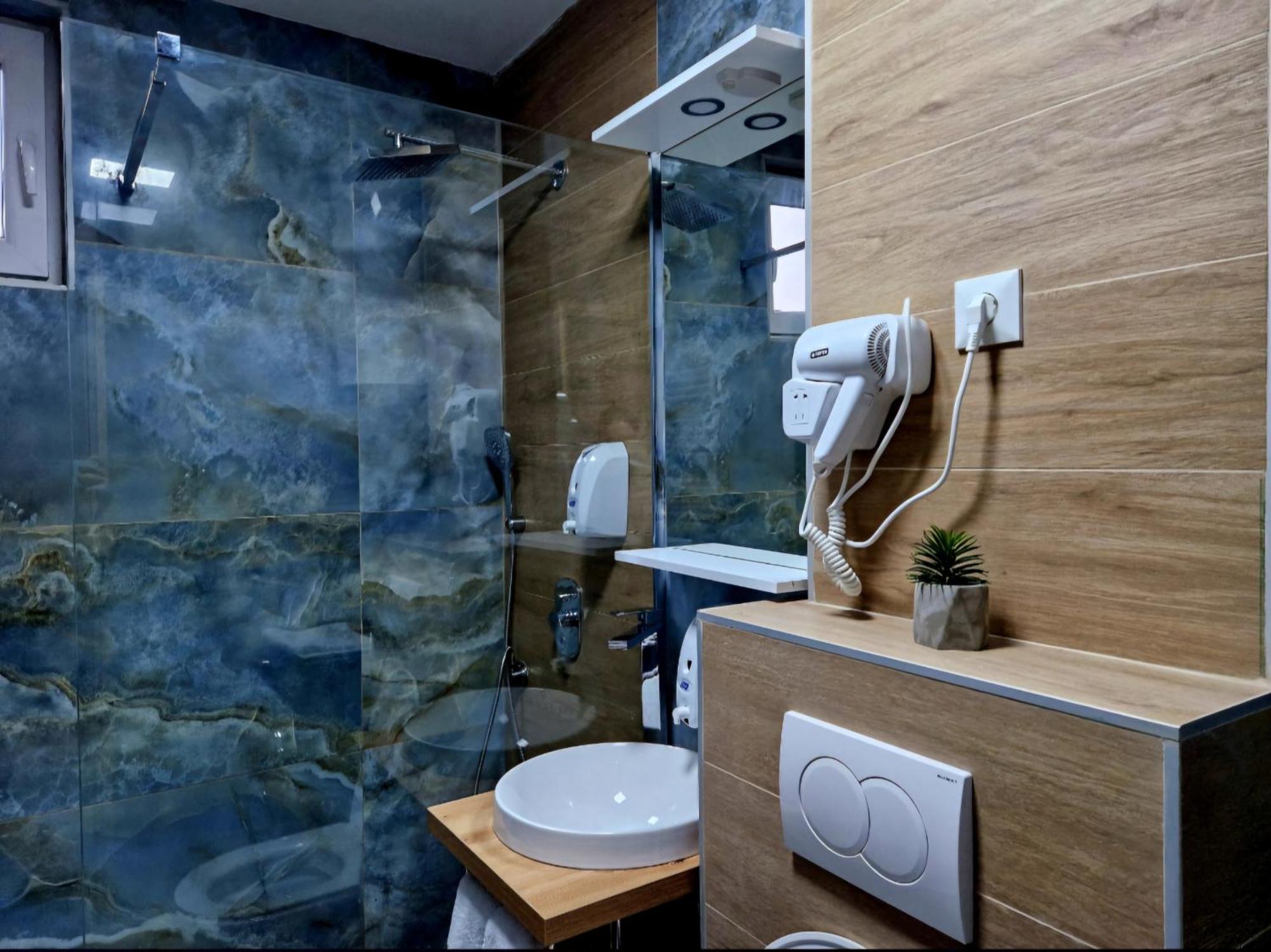 Infinity Apartment & Free Wifi & Free Parking Сараево Экстерьер фото